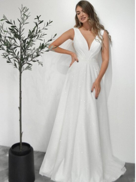 Olivia Bottega Dresses & Skirts - New with tag Olivia Bottega Kossy